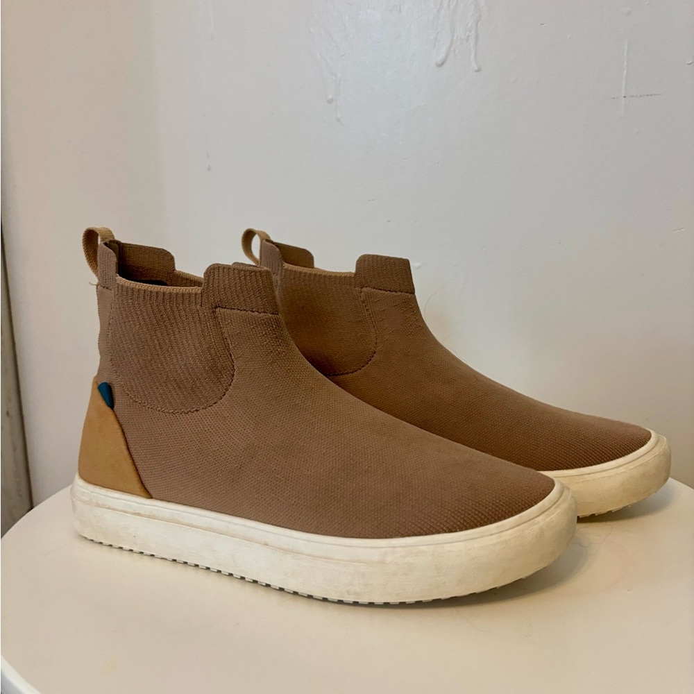 Women’s Vessi Chelsea Boot